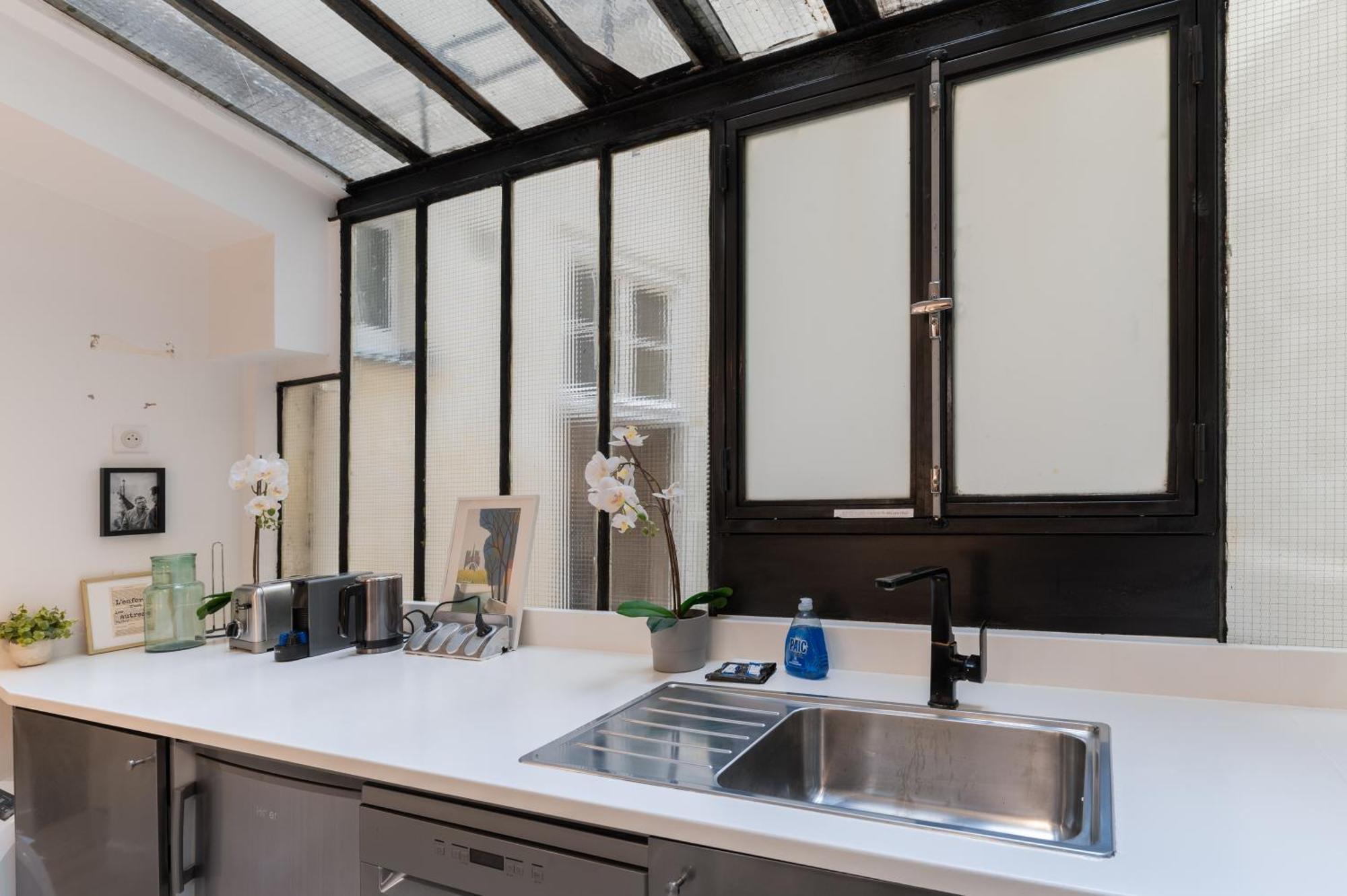 St Germain Sartre Chicsuites Paris Eksteriør billede