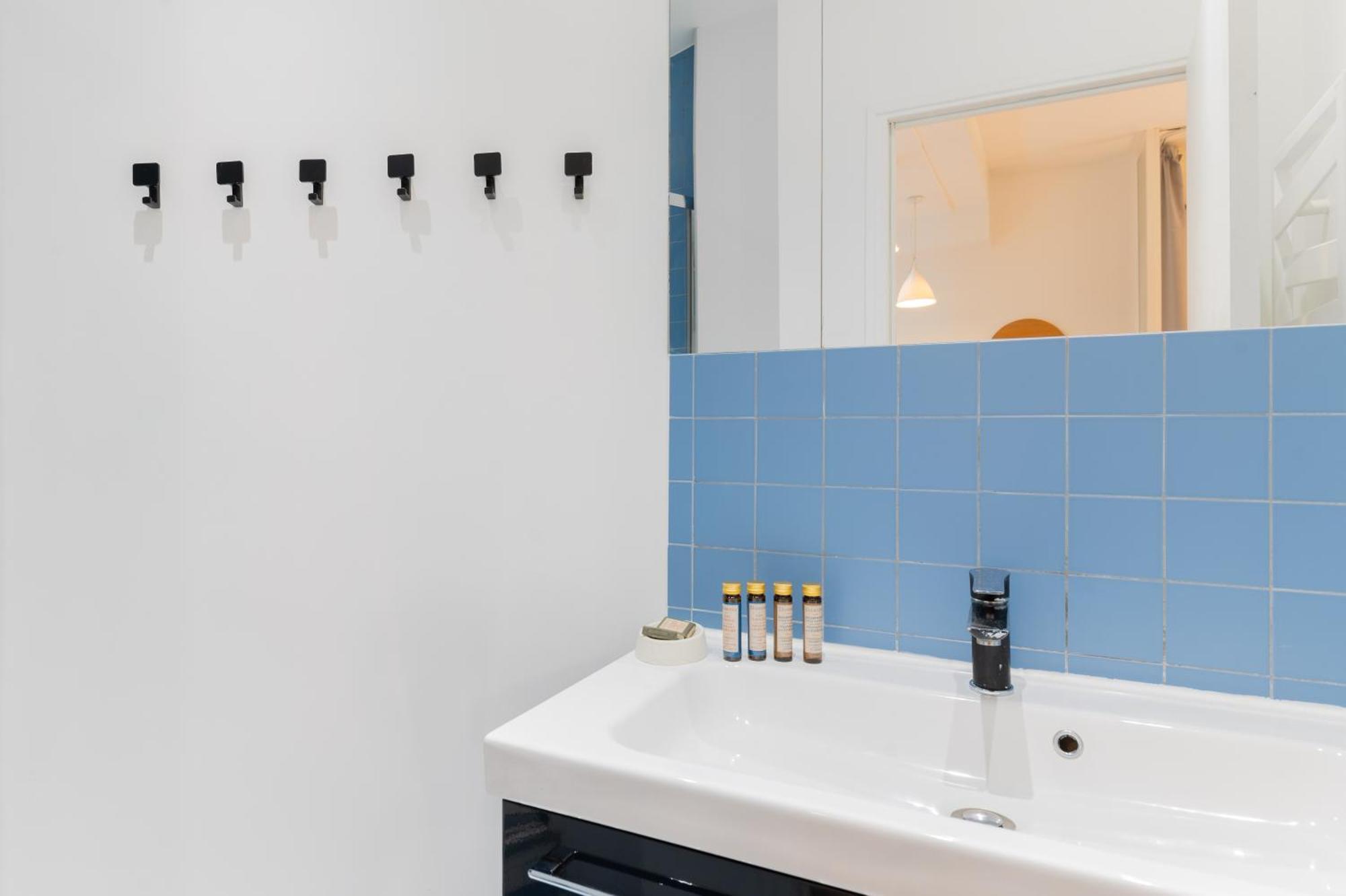 St Germain Sartre Chicsuites Paris Eksteriør billede