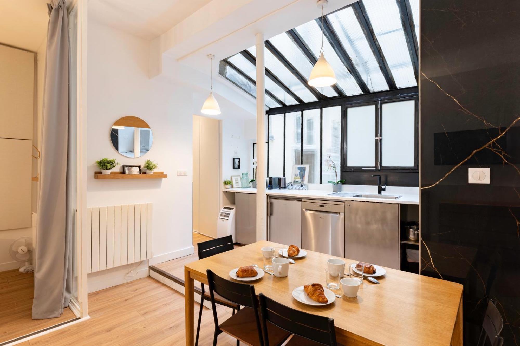 St Germain Sartre Chicsuites Paris Eksteriør billede